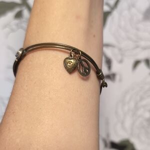 Live In The Moment Charm Bracelet